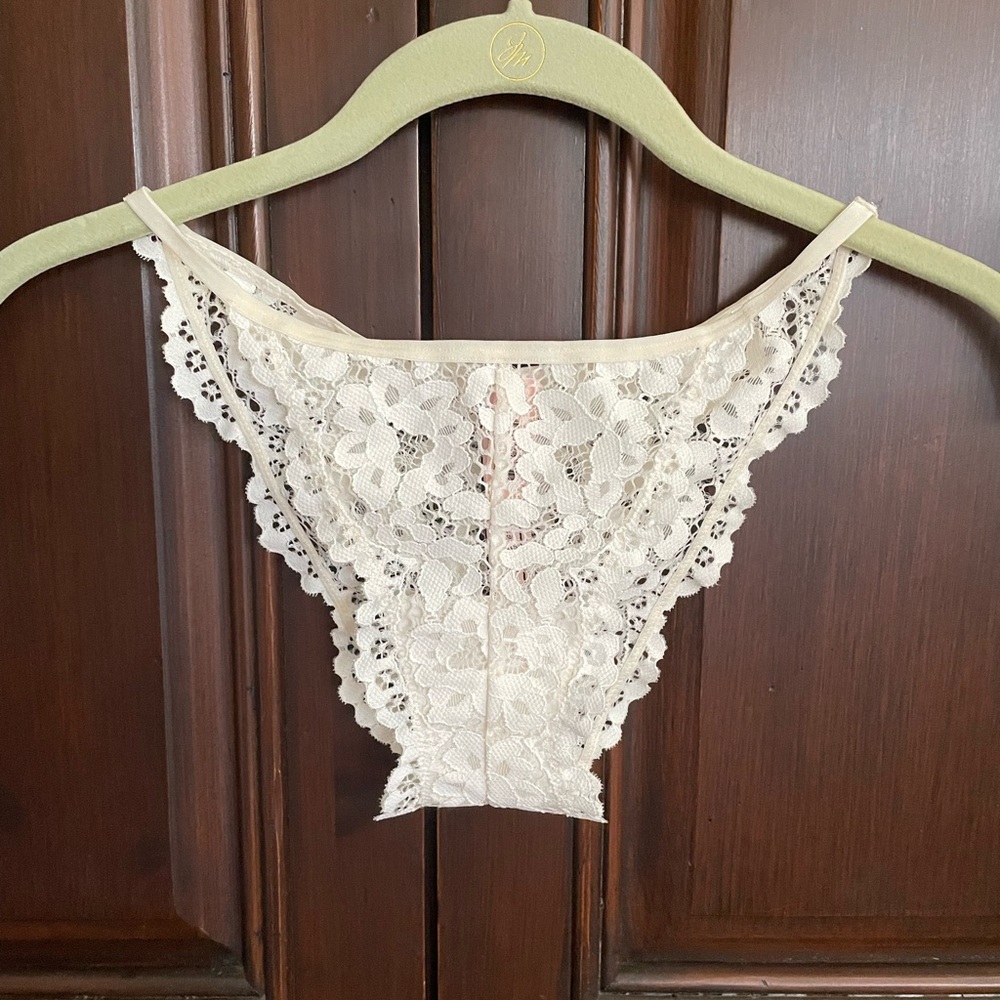 VICTORIA SECRET Cheekini fit, White Lace Pany,  XSmall, NWT